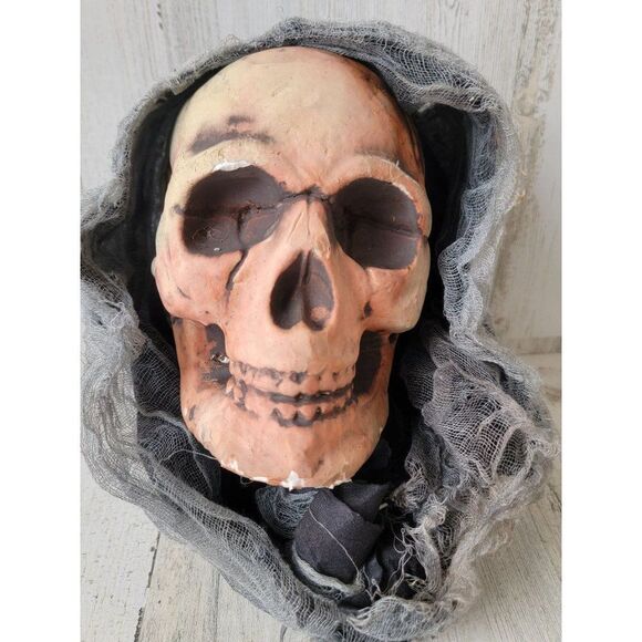 Styrofoam AS IS grim reaper hanging head skeleton red Halloween prop decor - Picture 2 of 16